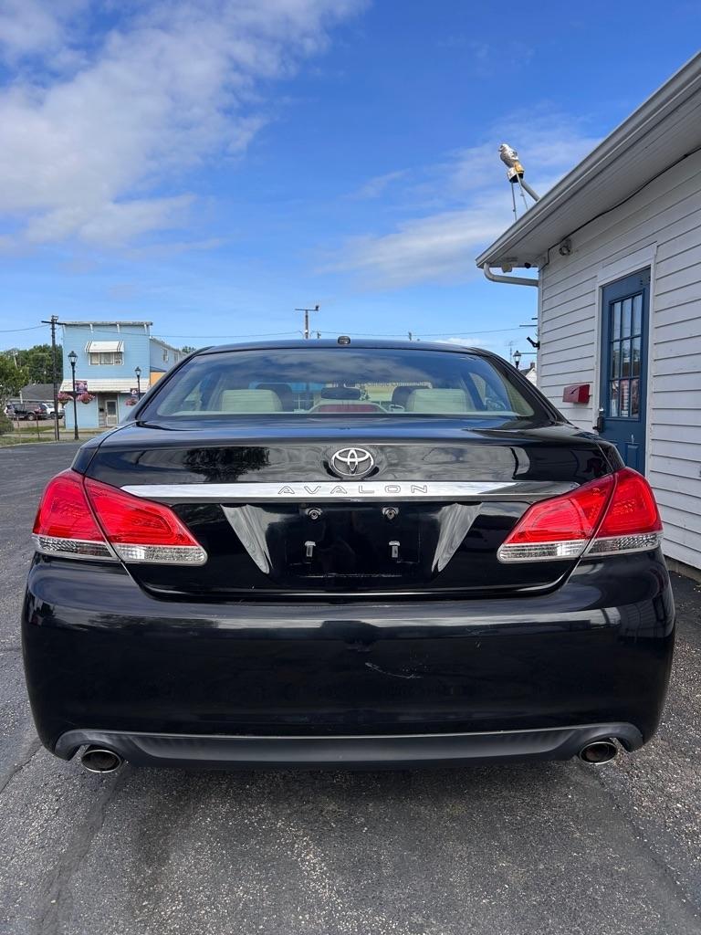 Toyota Avalon Base 2011