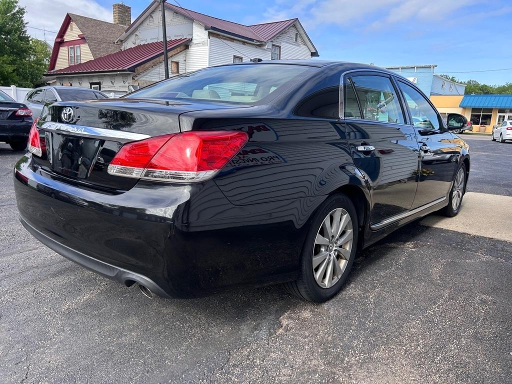 Toyota Avalon Base 2011