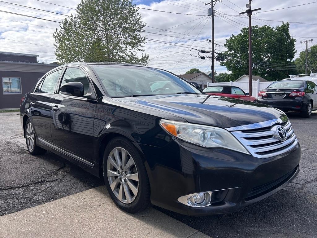 Toyota Avalon Base 2011