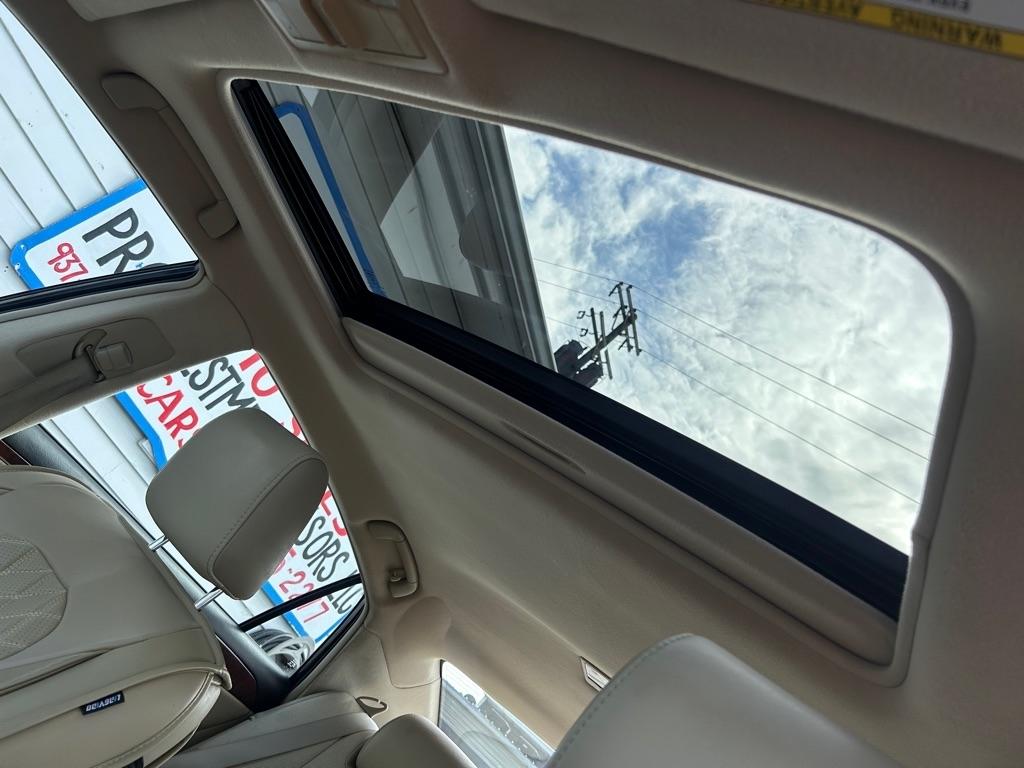 Toyota Avalon Base 2011