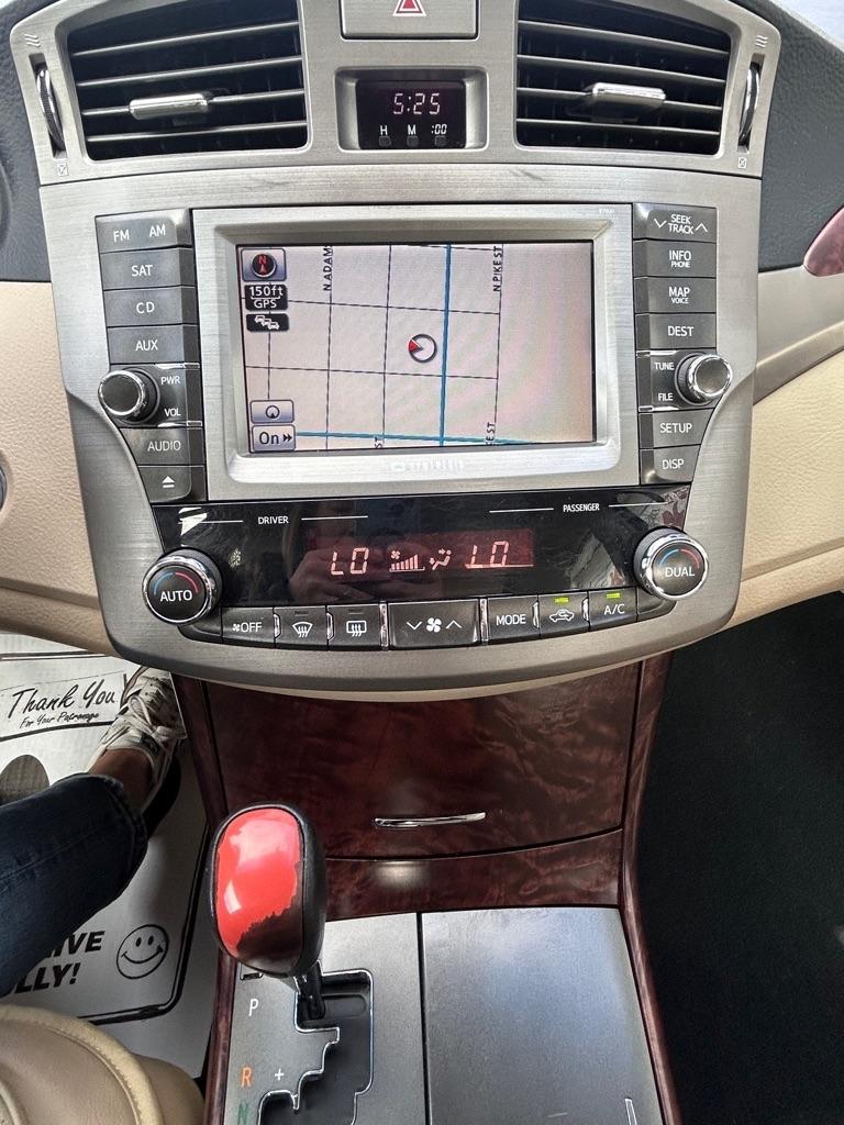 Toyota Avalon Base 2011