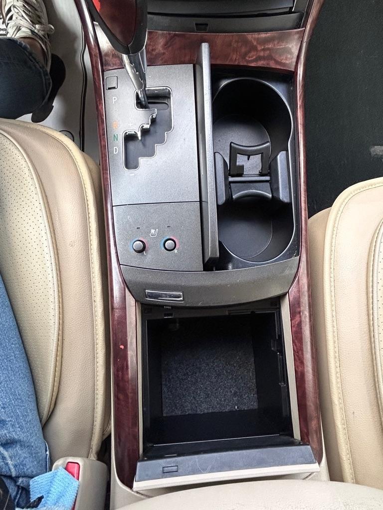 Toyota Avalon Base 2011