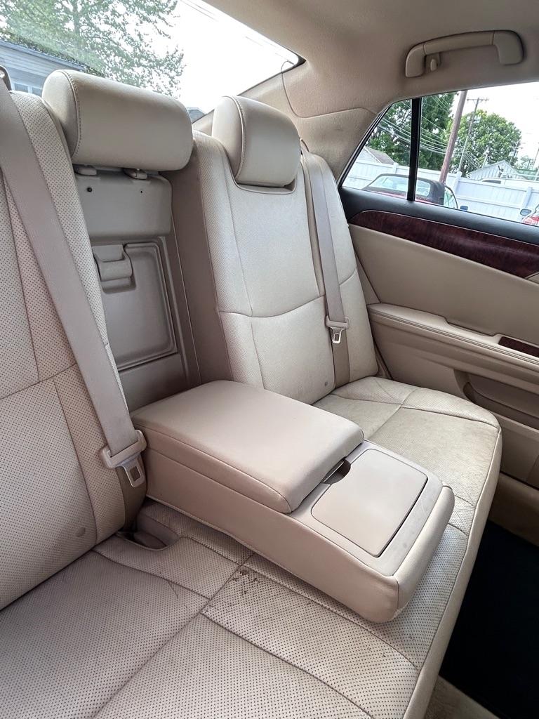Toyota Avalon Base 2011