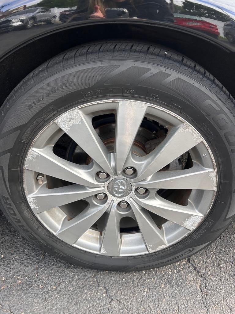 Toyota Avalon Base 2011