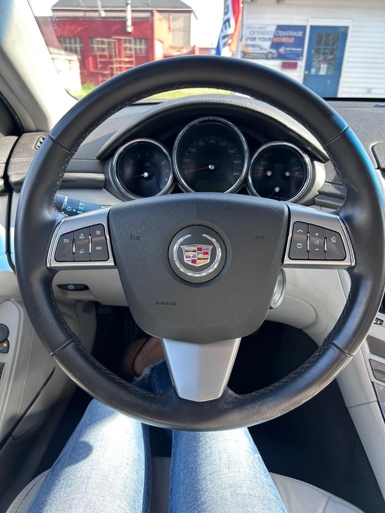Cadillac CTS Base 2012