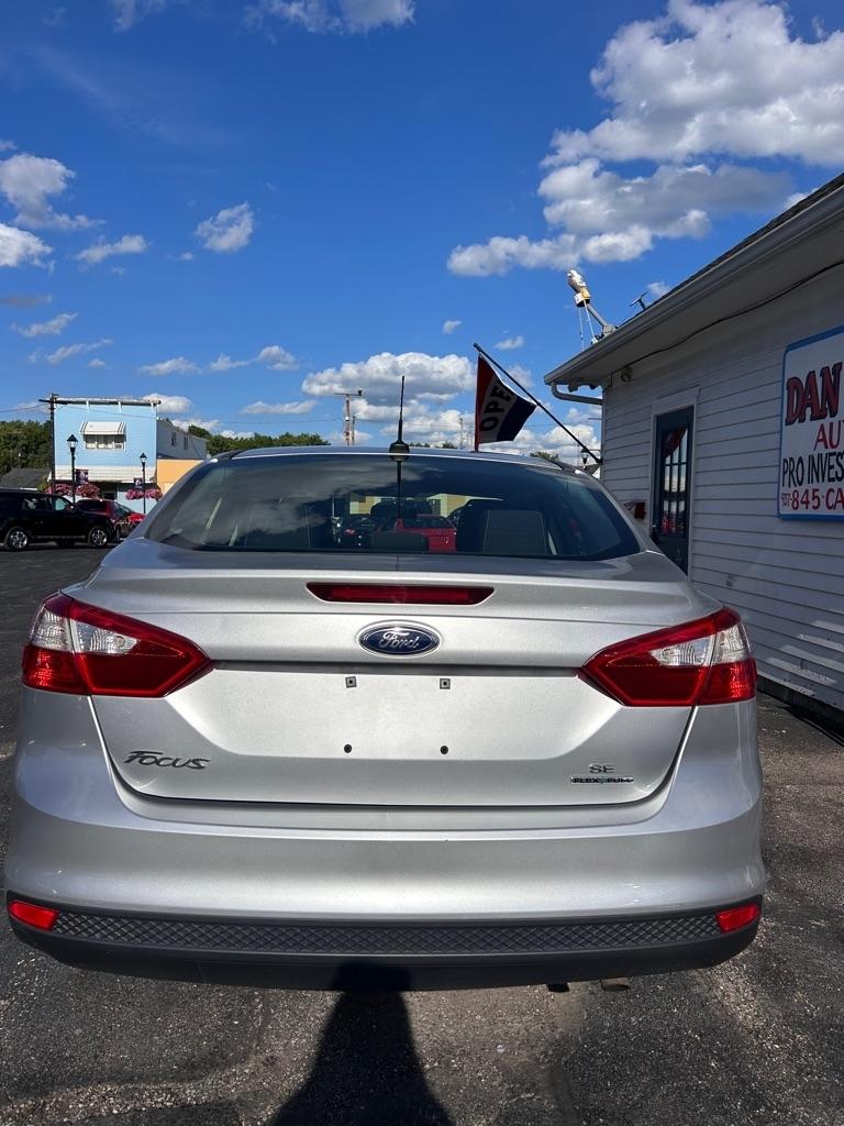 Ford Focus SE Sedan 2013
