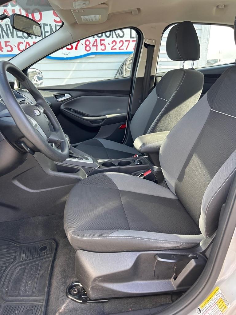 Ford Focus SE Sedan 2013