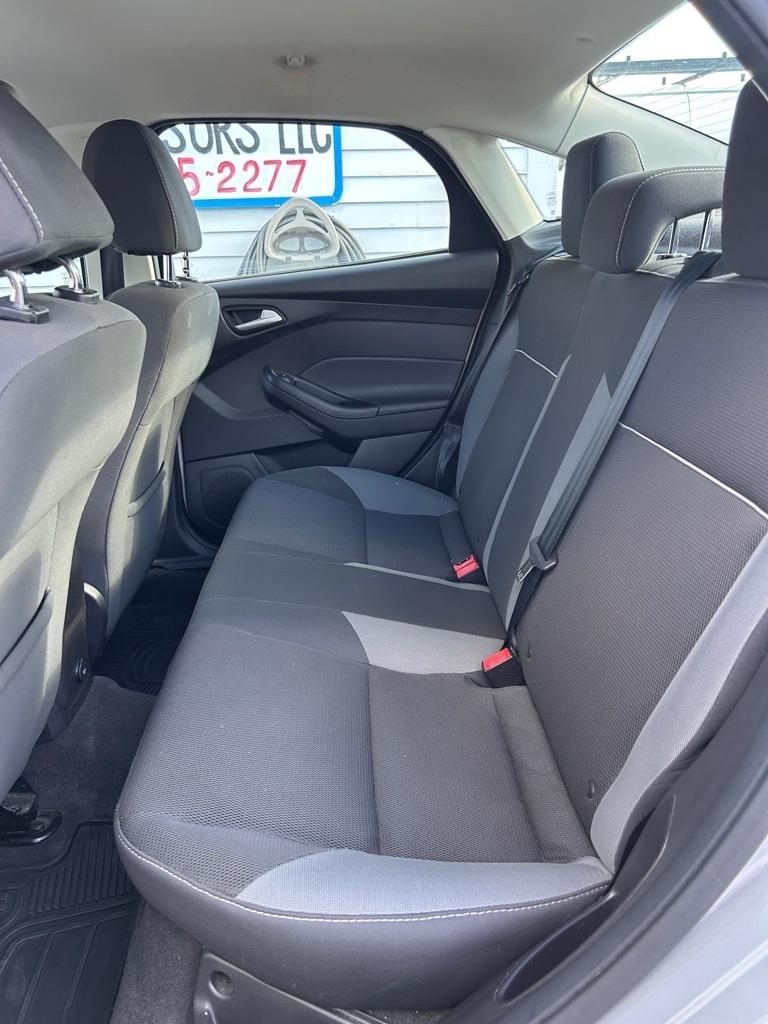 Ford Focus SE Sedan 2013