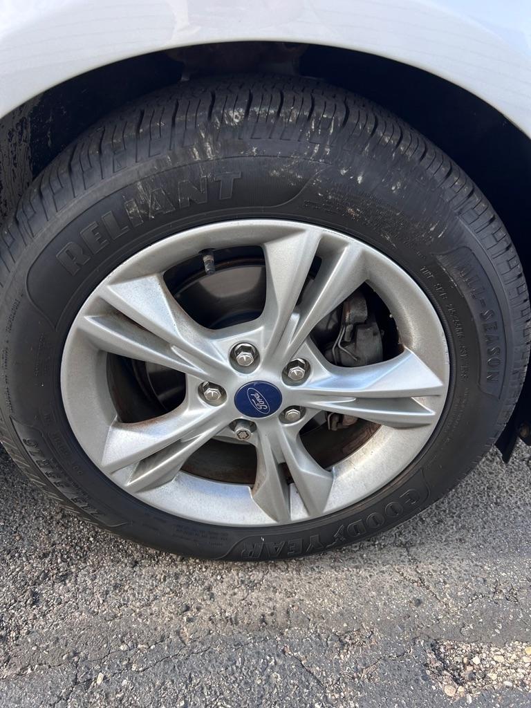 Ford Focus SE Sedan 2013