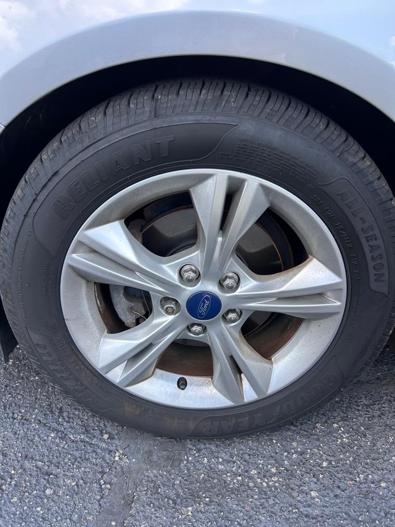 Ford Focus SE Sedan 2013