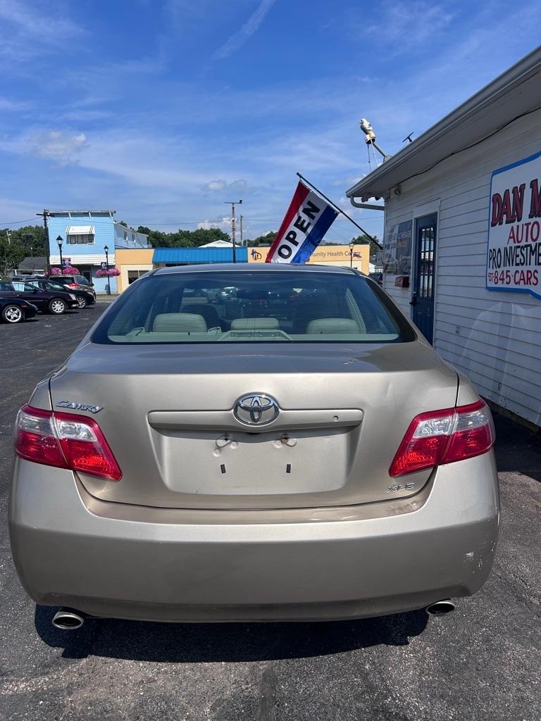 Toyota Camry LE V6 6-Spd AT 2009
