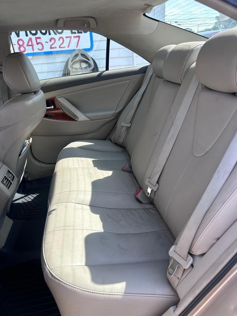 Toyota Camry LE V6 6-Spd AT 2009