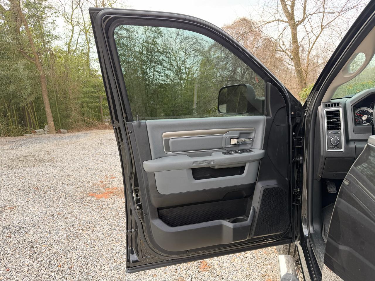 RAM 1500 SLT Crew Cab SWB 2WD 2017