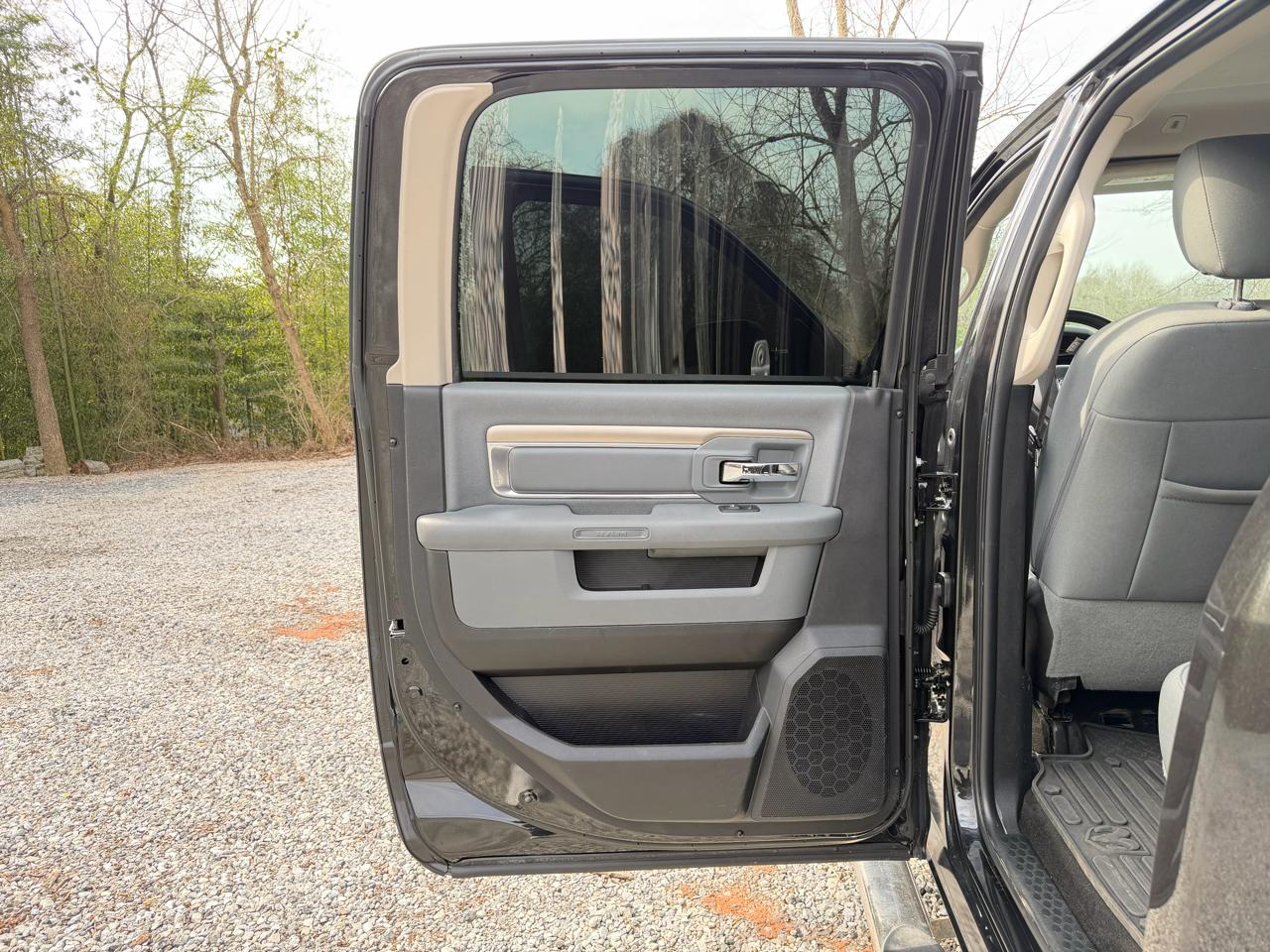 RAM 1500 SLT Crew Cab SWB 2WD 2017