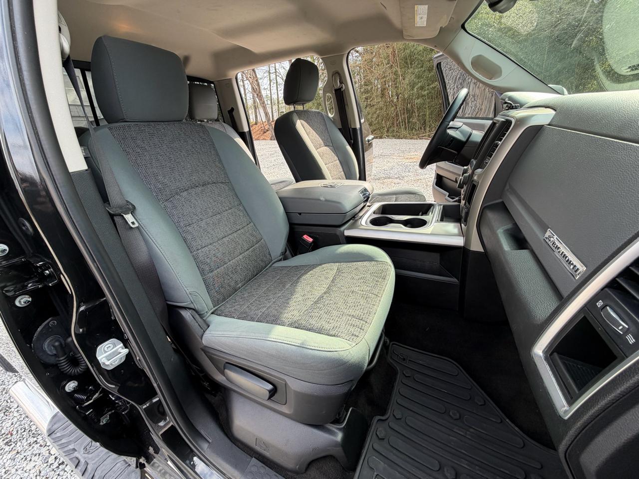 RAM 1500 SLT Crew Cab SWB 2WD 2017