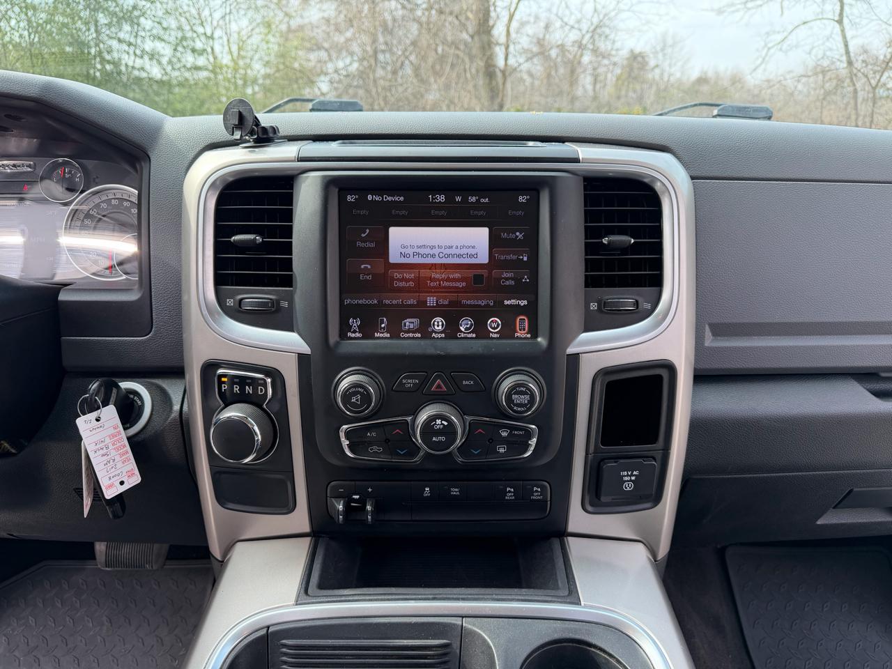 RAM 1500 SLT Crew Cab SWB 2WD 2017