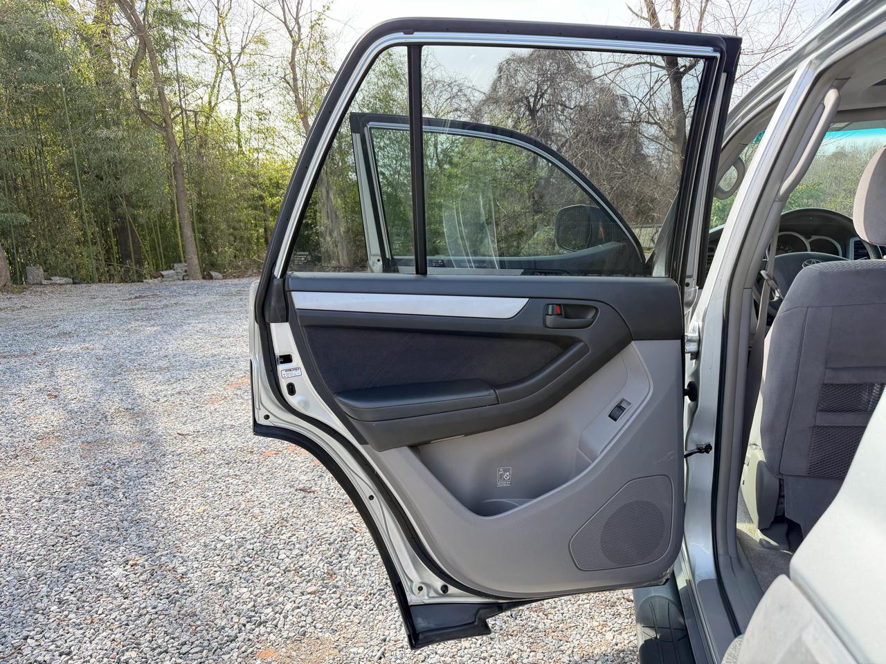 Toyota 4Runner SR5 2WD 2003