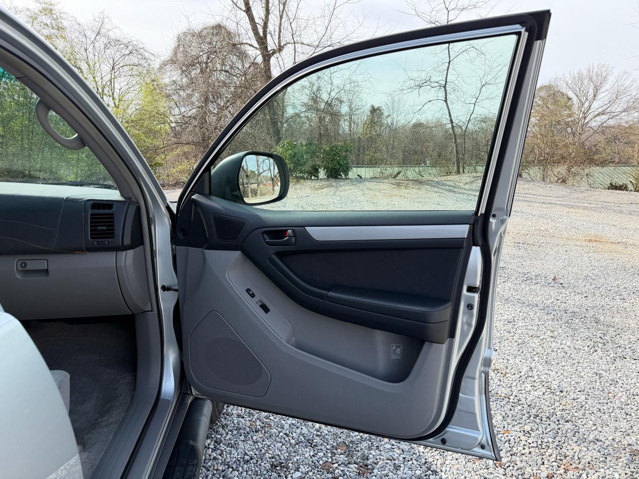 Toyota 4Runner SR5 2WD 2003