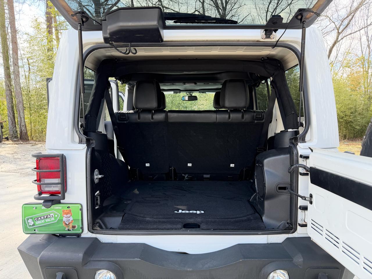 Jeep Wrangler Unlimited Sahara 4WD 2014