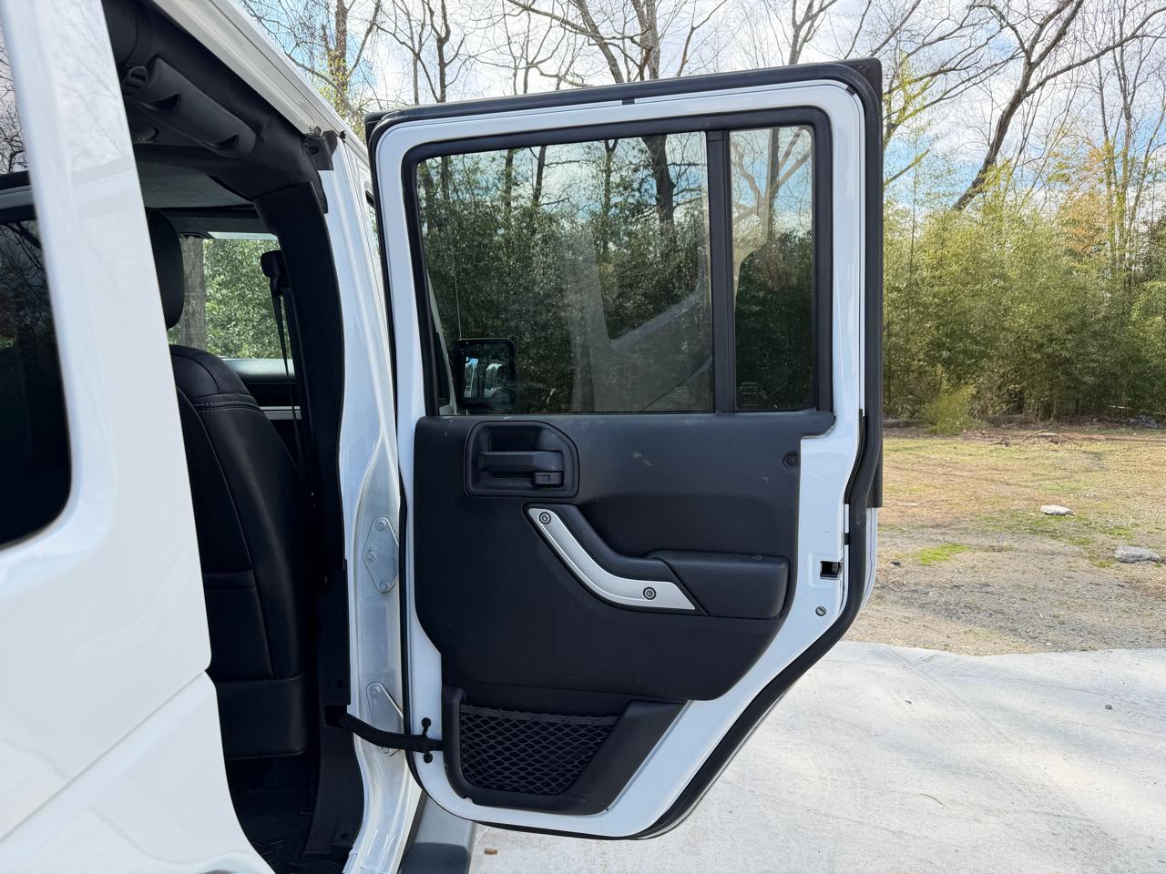 Jeep Wrangler Unlimited Sahara 4WD 2014