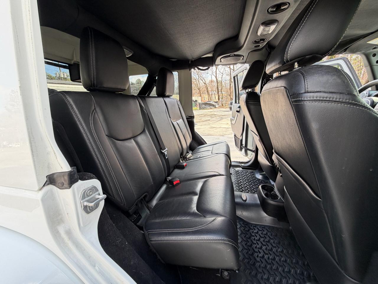 Jeep Wrangler Unlimited Sahara 4WD 2014