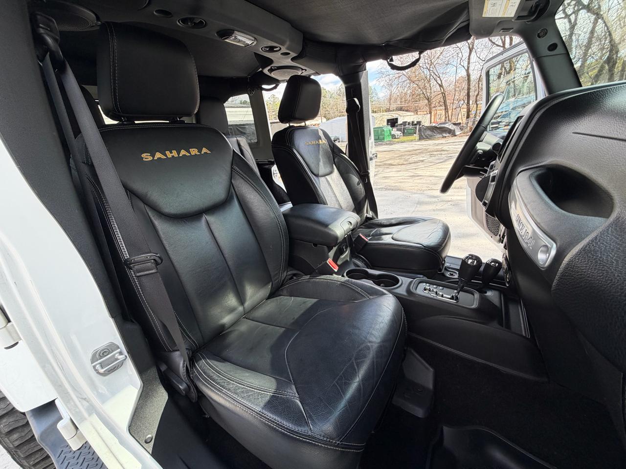 Jeep Wrangler Unlimited Sahara 4WD 2014