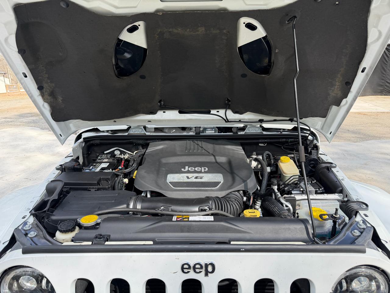 Jeep Wrangler Unlimited Sahara 4WD 2014