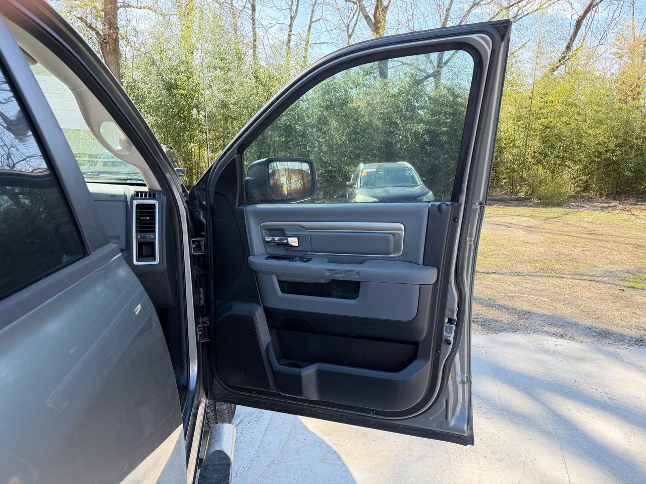 RAM 1500 SLT Quad Cab 2WD 2013