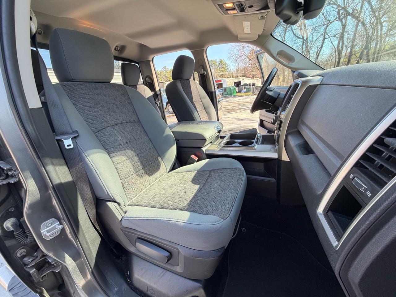 RAM 1500 SLT Quad Cab 2WD 2013