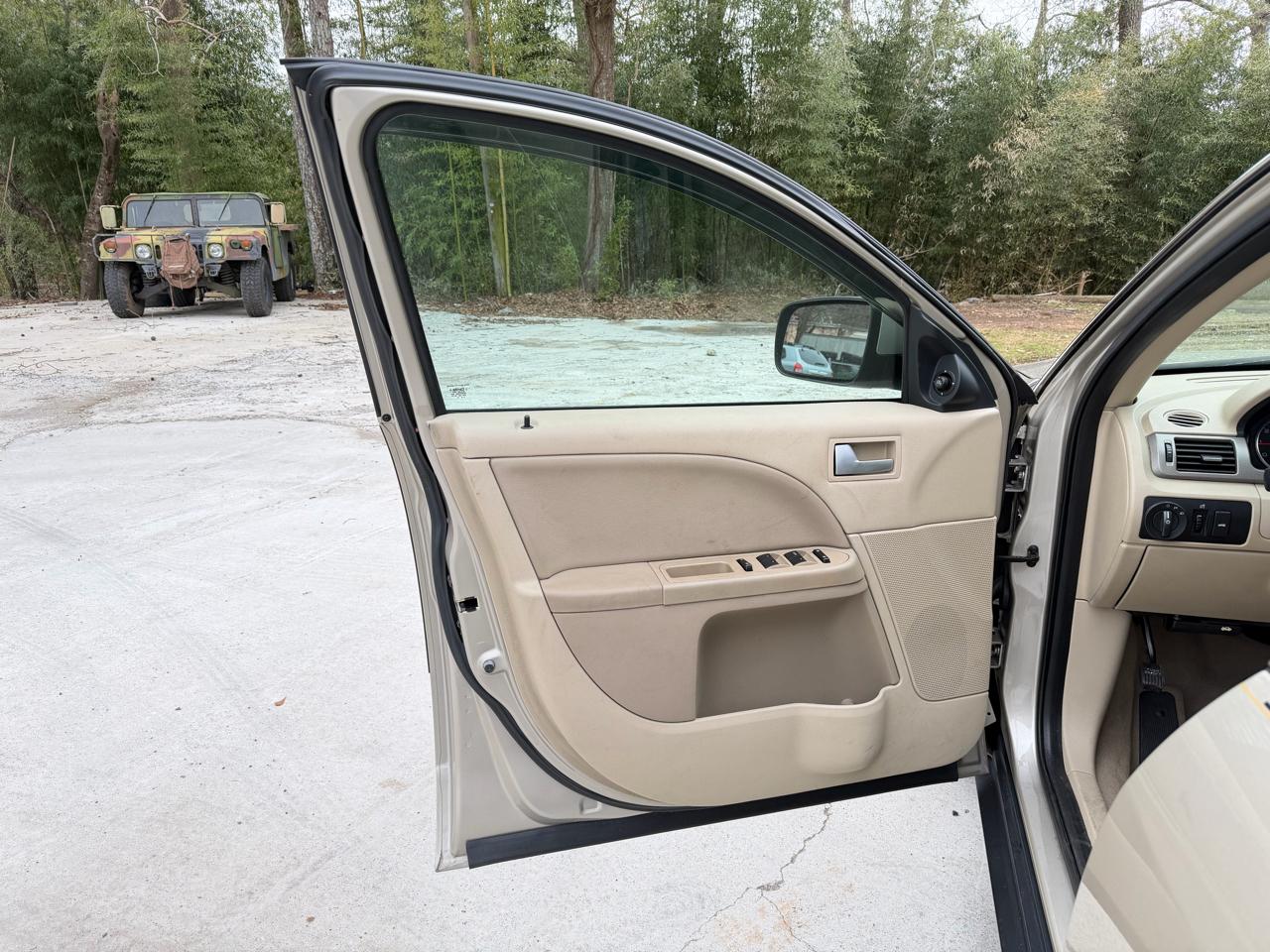 Ford Five Hundred SE 2005