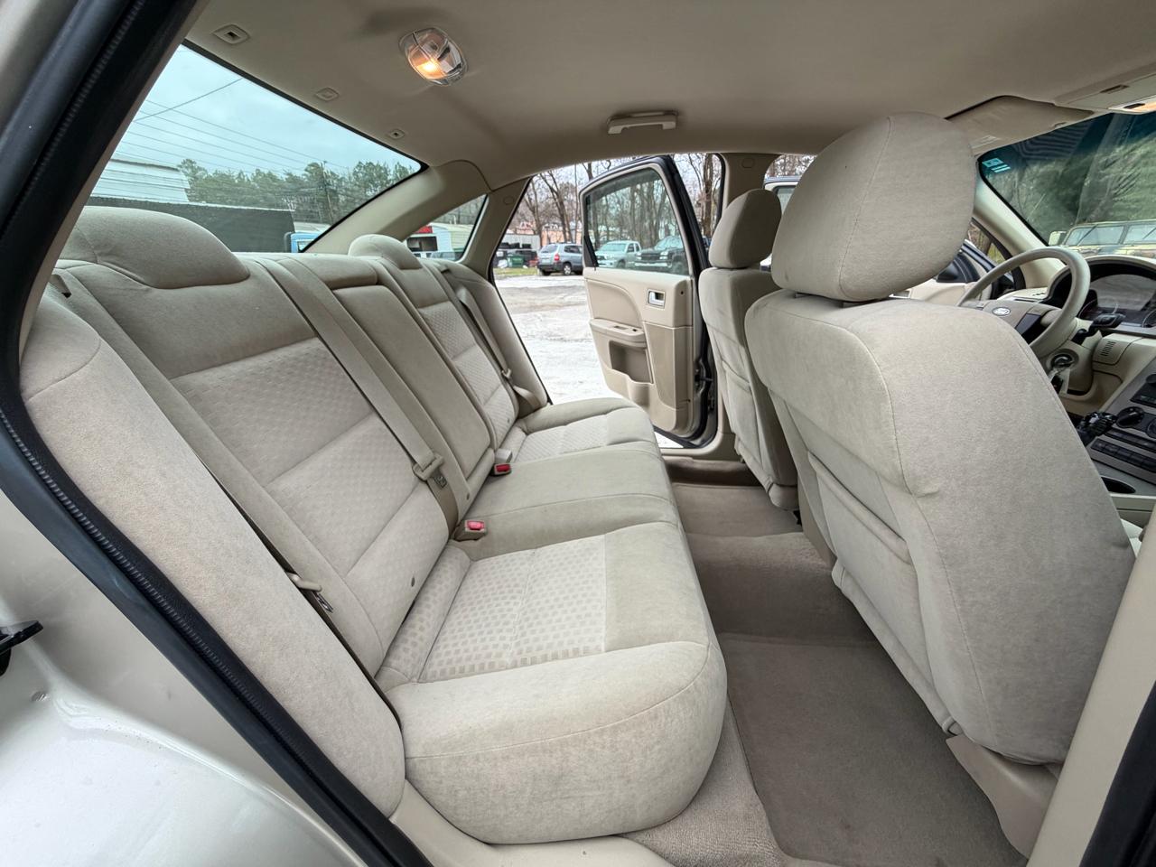 Ford Five Hundred SE 2005