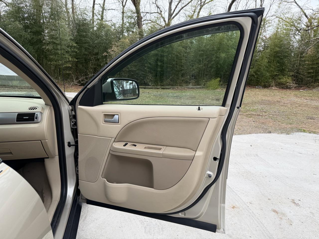 Ford Five Hundred SE 2005