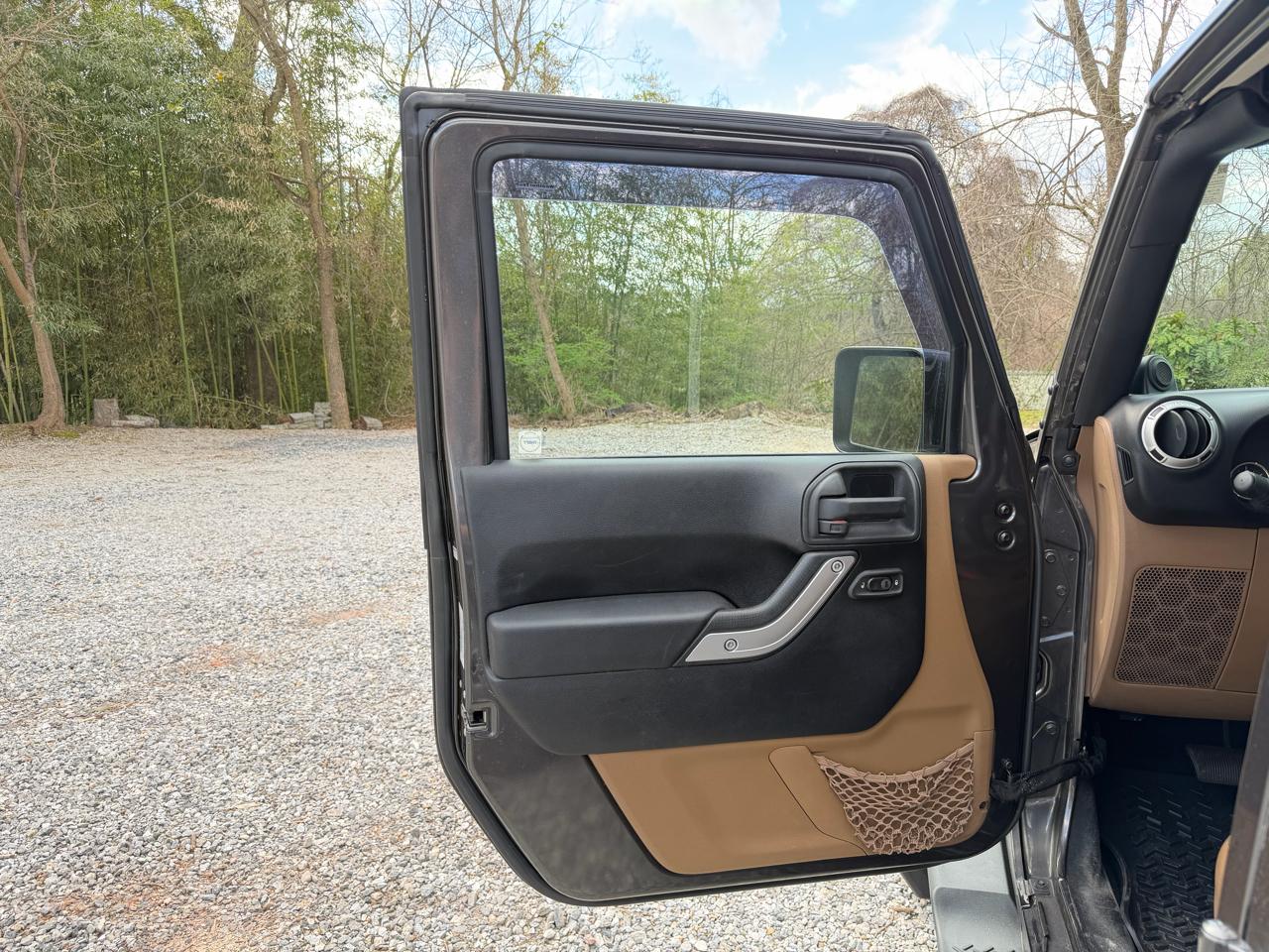 Jeep Wrangler Unlimited Sahara 4WD 2014