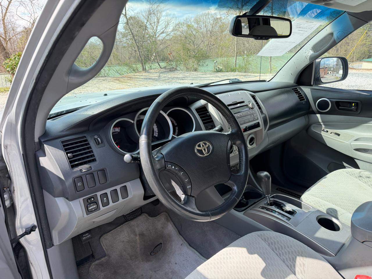 Toyota Tacoma PreRunner Double Cab V6 Auto 2WD 2011