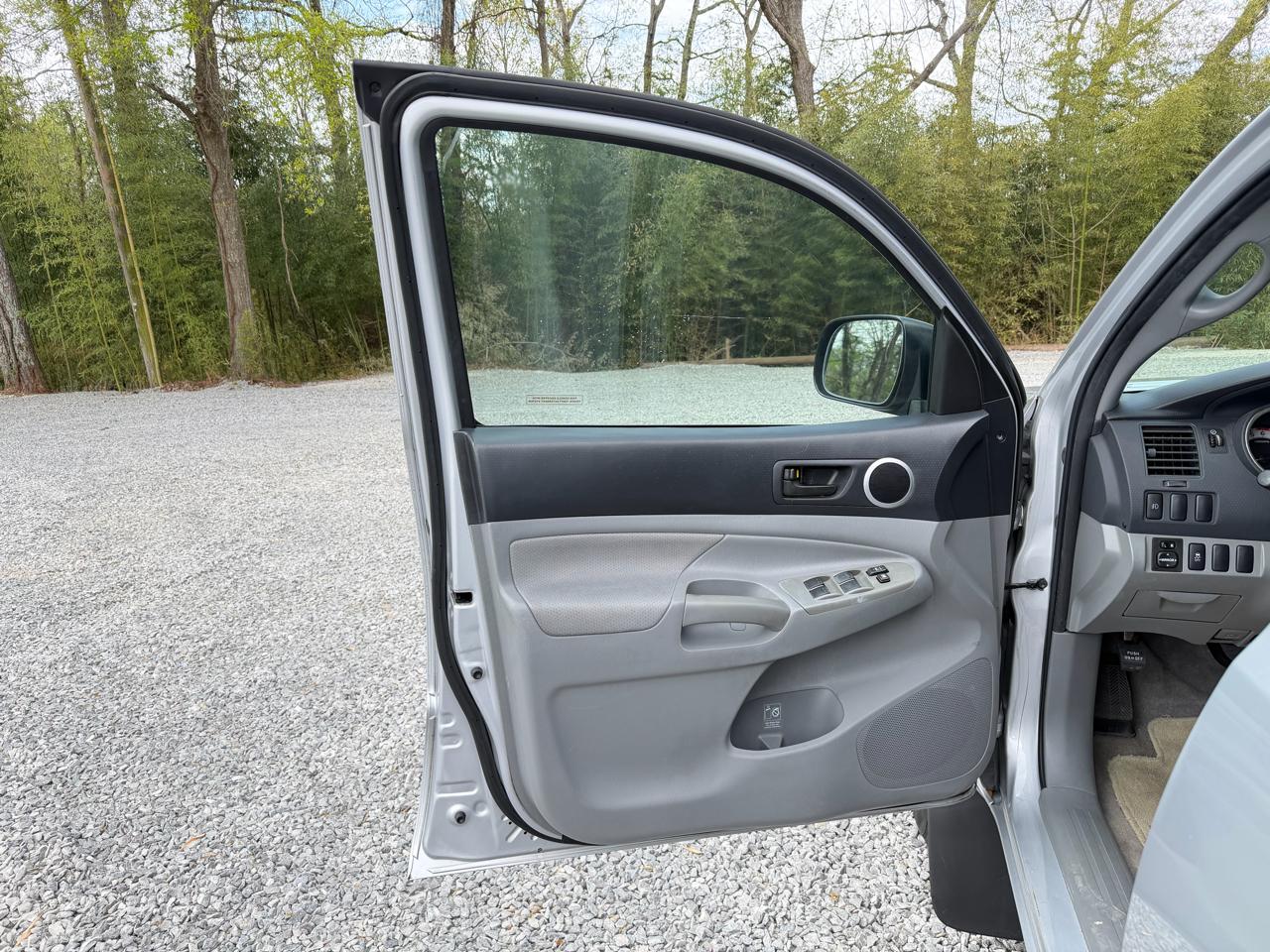 Toyota Tacoma PreRunner Double Cab V6 Auto 2WD 2011