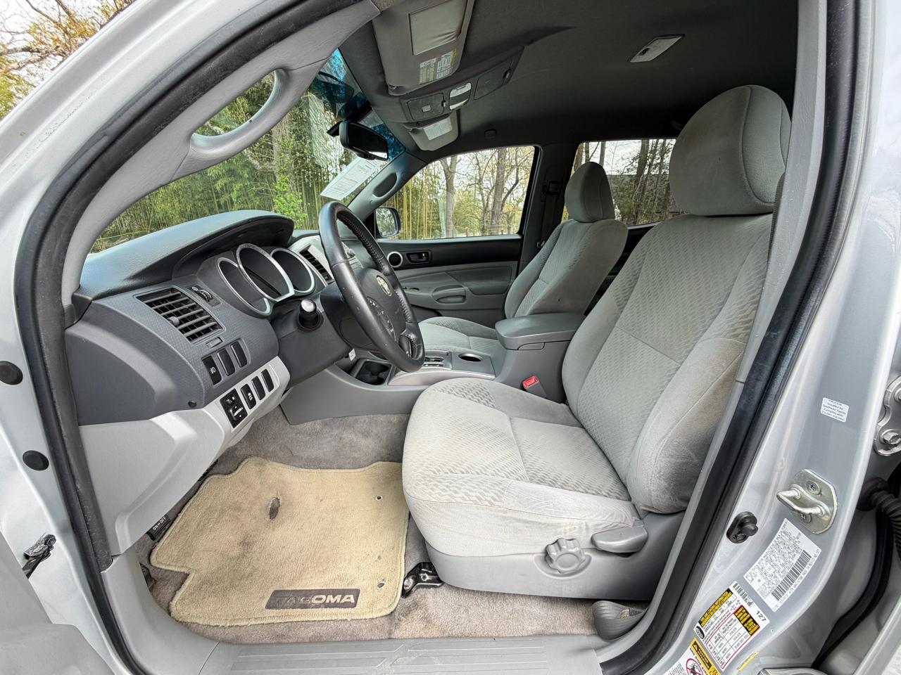 Toyota Tacoma PreRunner Double Cab V6 Auto 2WD 2011