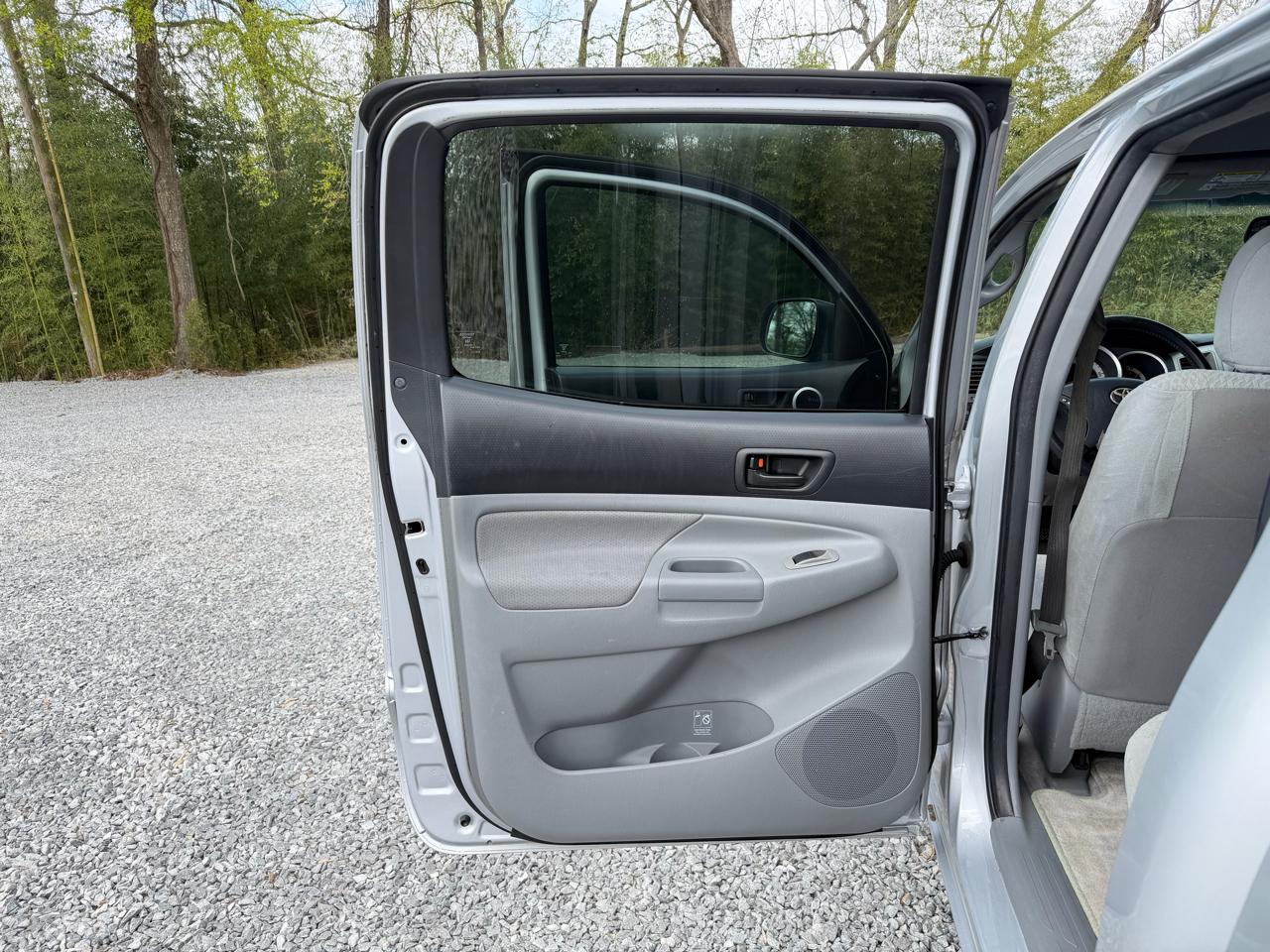 Toyota Tacoma PreRunner Double Cab V6 Auto 2WD 2011