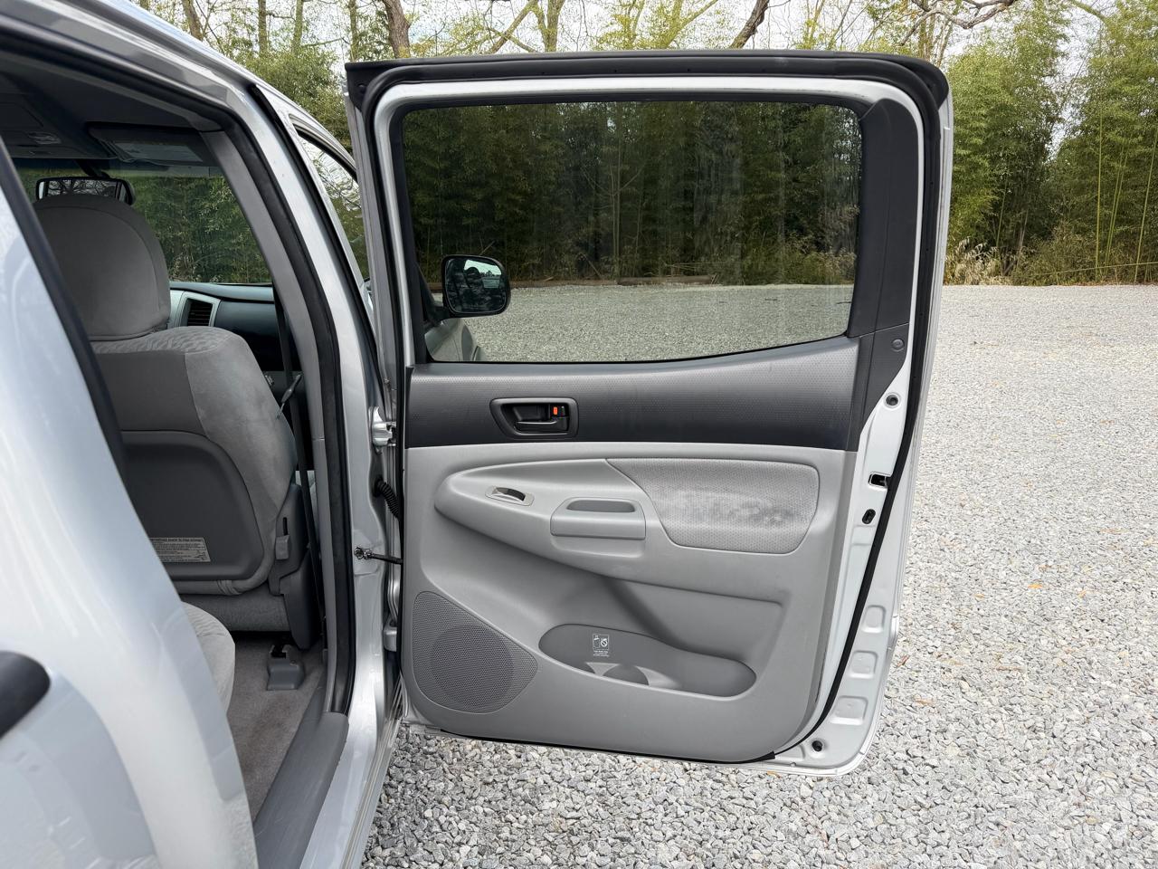 Toyota Tacoma PreRunner Double Cab V6 Auto 2WD 2011