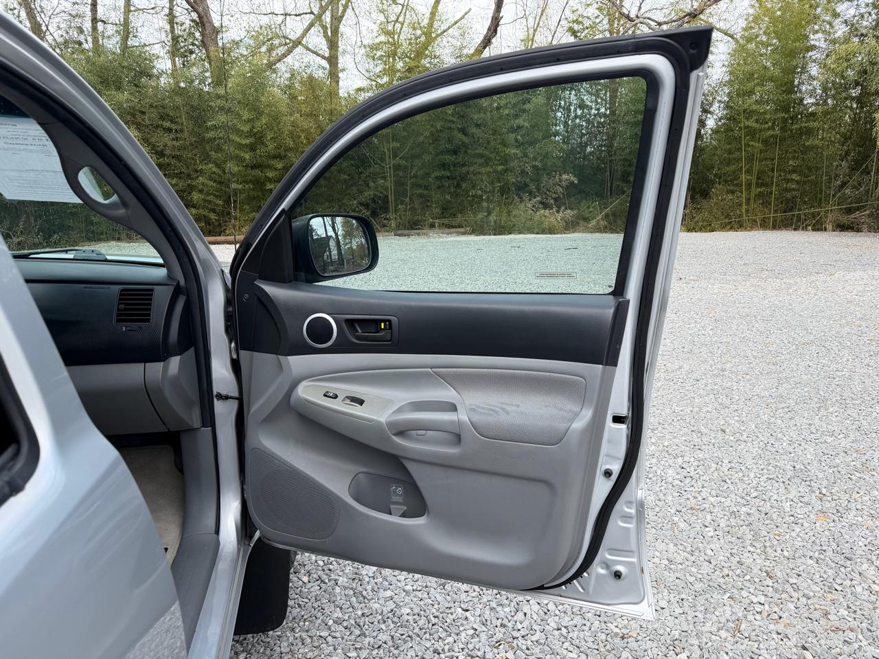 Toyota Tacoma PreRunner Double Cab V6 Auto 2WD 2011