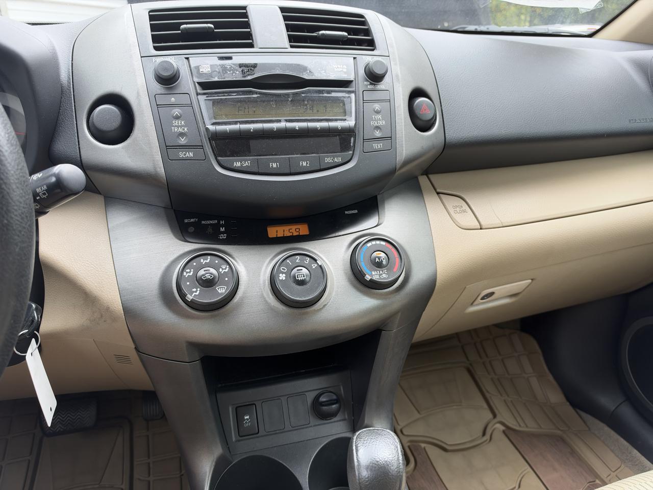 2011 Toyota RAV4 Base - Photo 11
