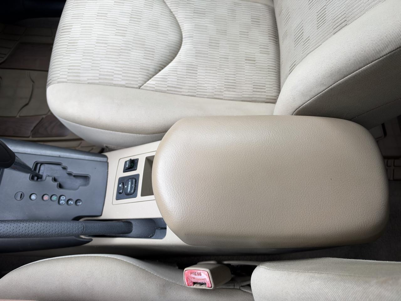 2011 Toyota RAV4 Base - Photo 20