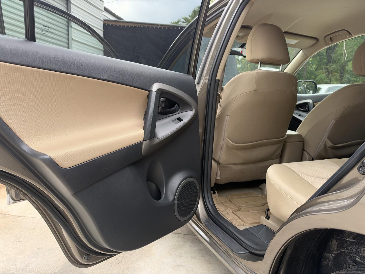 2011 Toyota RAV4 Base - Photo 26