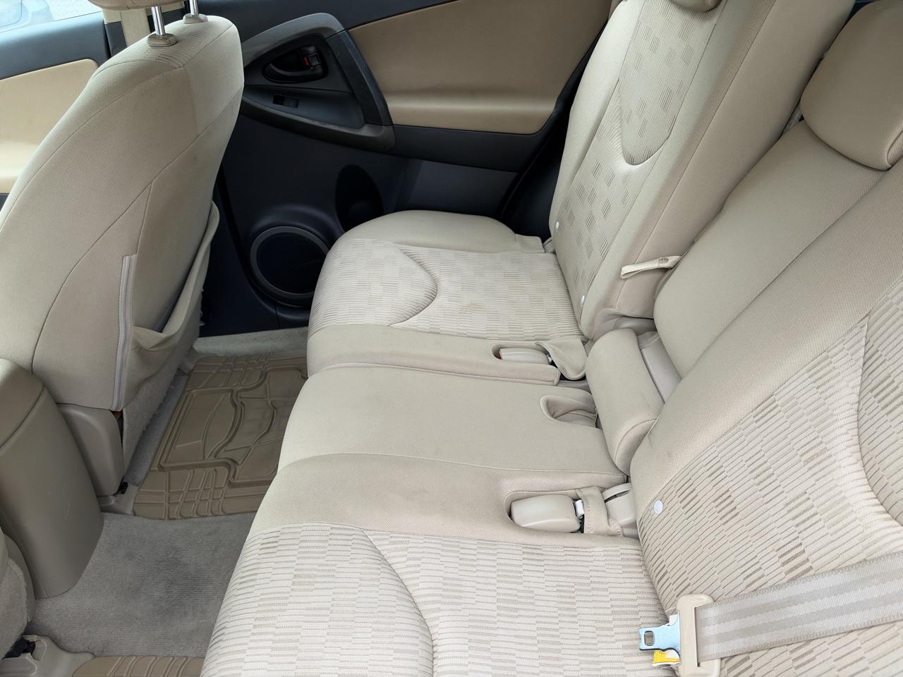 2011 Toyota RAV4 Base - Photo 27