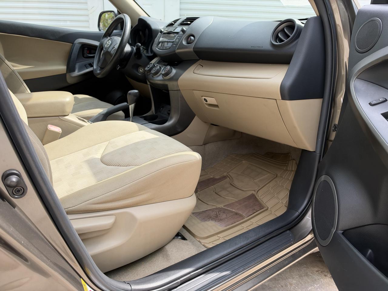 2011 Toyota RAV4 Base - Photo 38