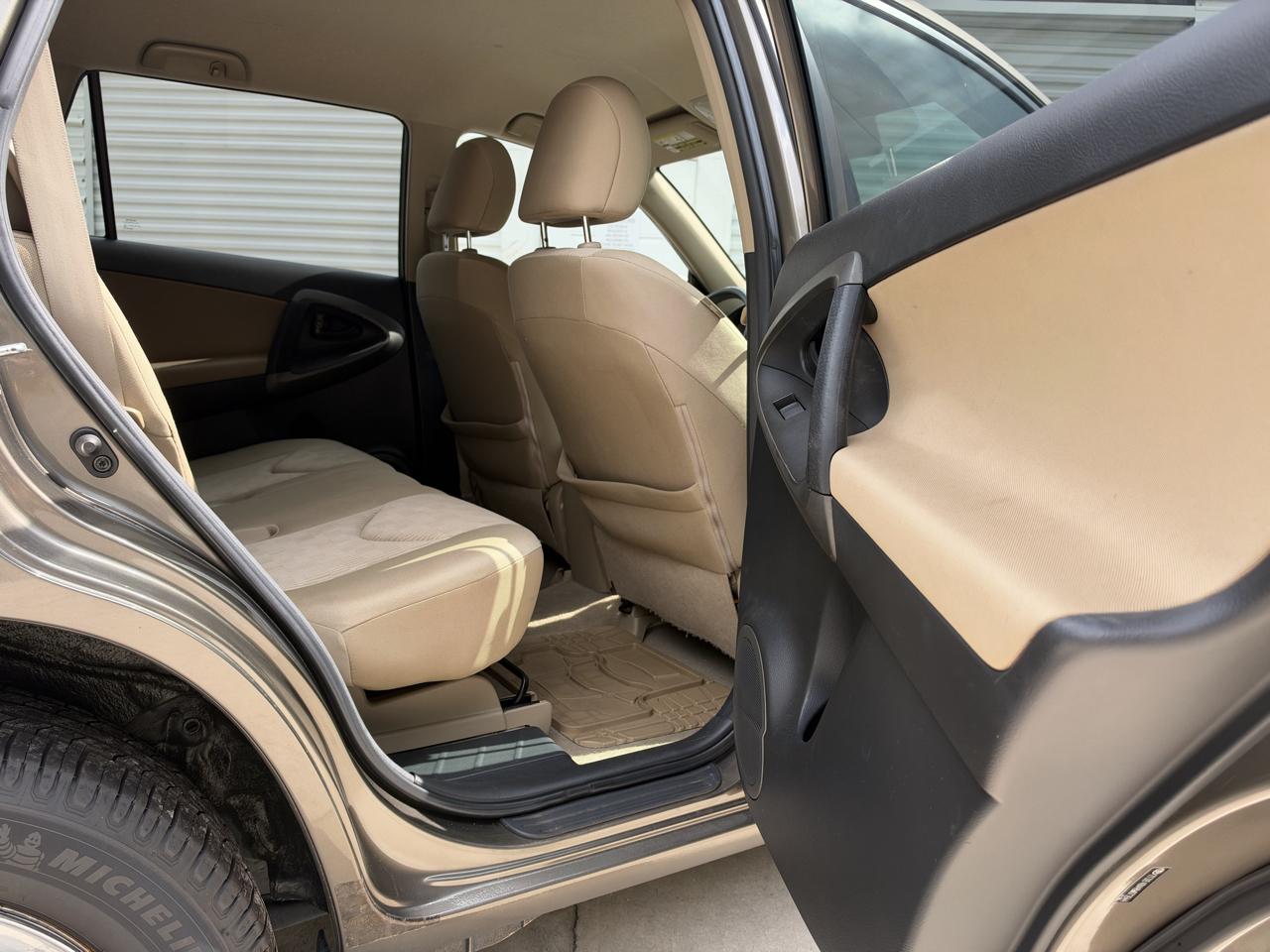 2011 Toyota RAV4 Base - Photo 39