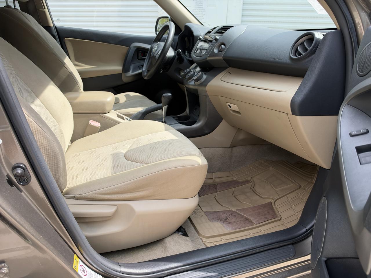 2011 Toyota RAV4 Base - Photo 40