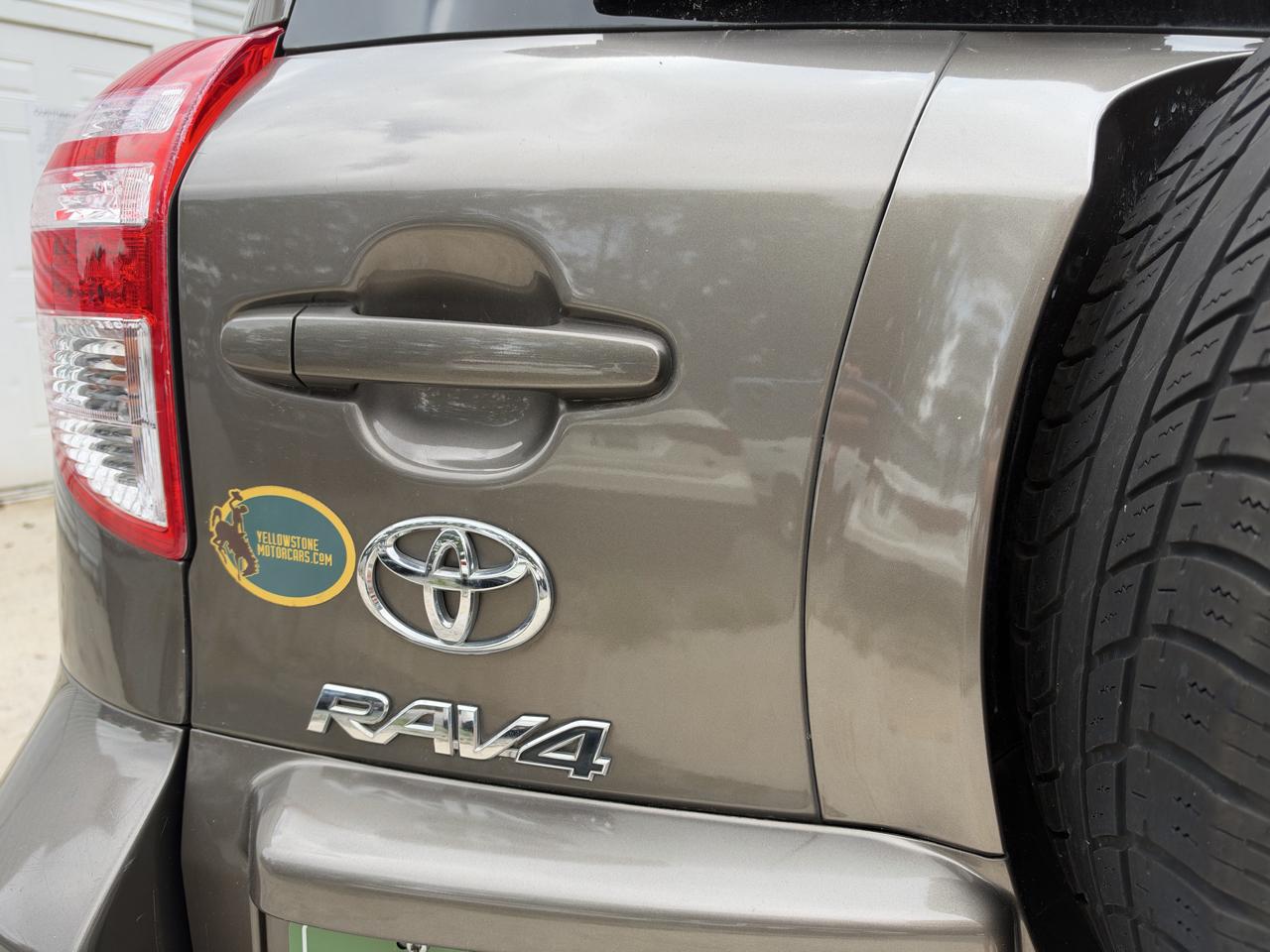 2011 Toyota RAV4 Base - Photo 46