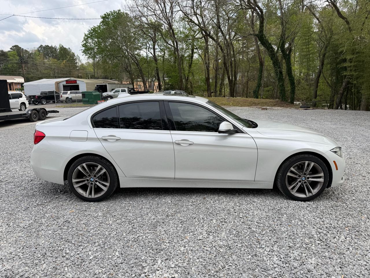 2017 BMW 3 Series 330i Sedan's photo