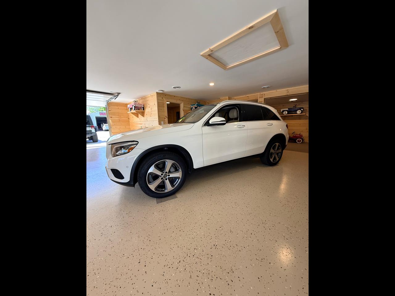2018 Mercedes-Benz GLC GLC300's photo