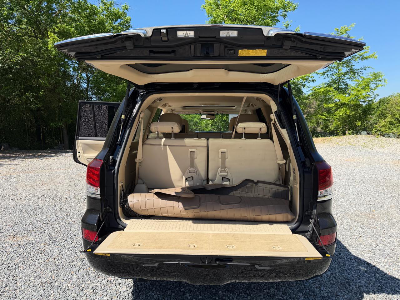 Lexus LX 570 Sport Utility 2013